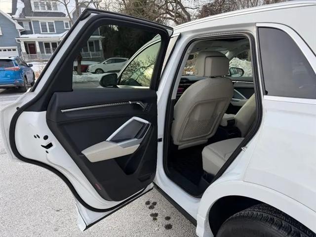2022 Audi Q3 Premium 45 TFSI S line quattro Tiptronic