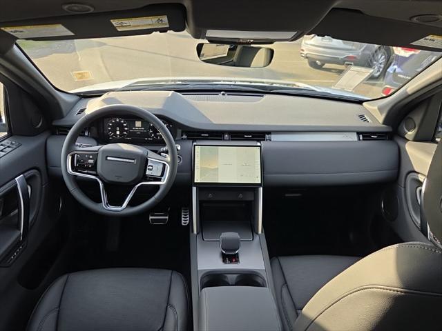 2026 Land Rover Discovery Sport Landmark