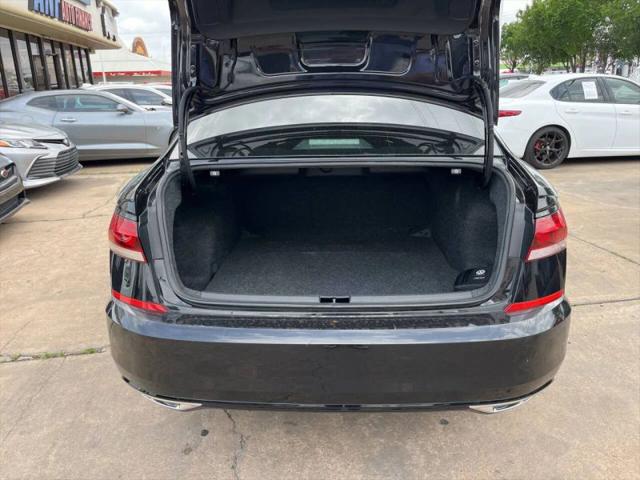 2022 Volkswagen Passat 2.0T R-Line