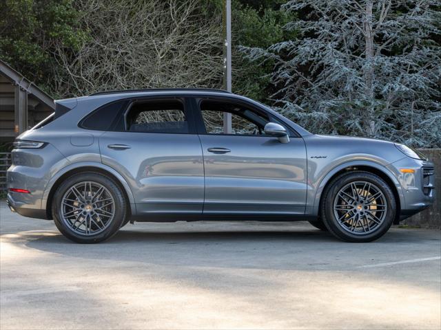 2026 Porsche Cayenne E-Hybrid Unknown