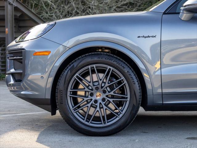 2026 Porsche Cayenne E-Hybrid Unknown