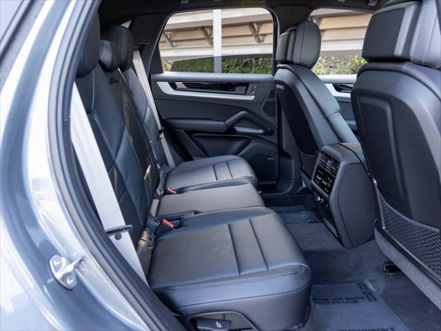 2026 Porsche Cayenne E-Hybrid Unknown