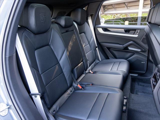2026 Porsche Cayenne E-Hybrid Unknown
