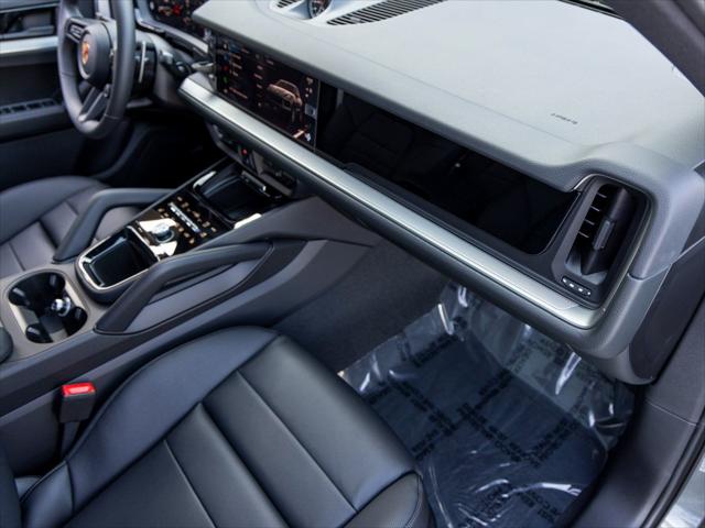 2026 Porsche Cayenne E-Hybrid Unknown