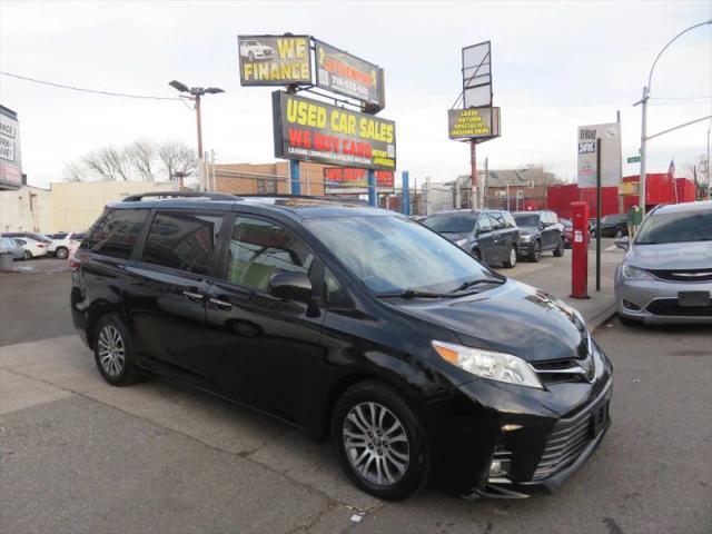 2019 Toyota Sienna XLE 8 Passenger