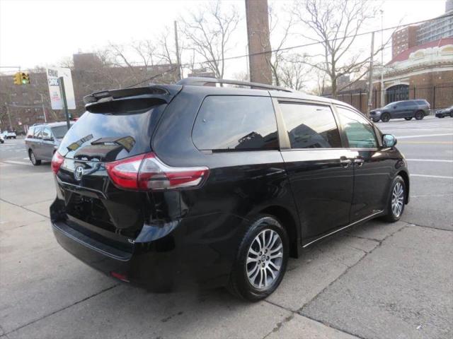 2019 Toyota Sienna XLE 8 Passenger