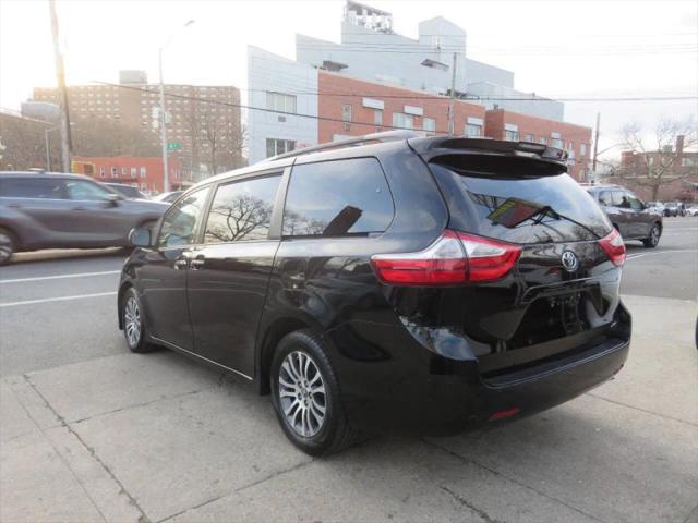 2019 Toyota Sienna XLE 8 Passenger