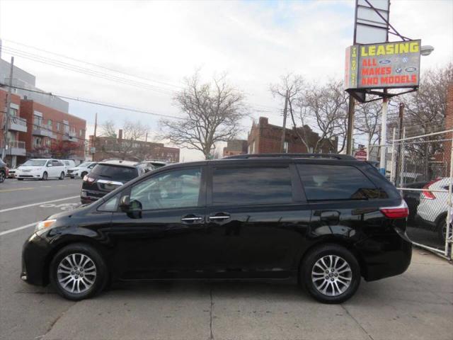 2019 Toyota Sienna XLE 8 Passenger