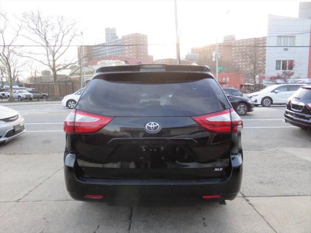 2019 Toyota Sienna XLE 8 Passenger