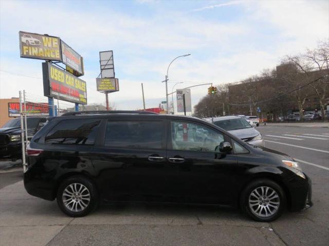 2019 Toyota Sienna XLE 8 Passenger