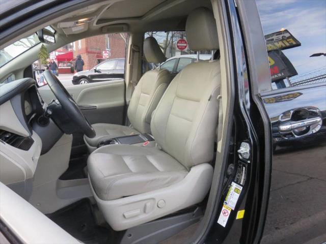 2019 Toyota Sienna XLE 8 Passenger