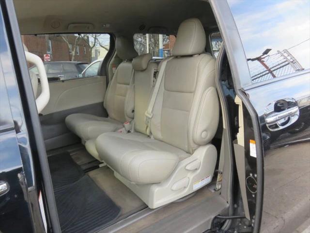 2019 Toyota Sienna XLE 8 Passenger