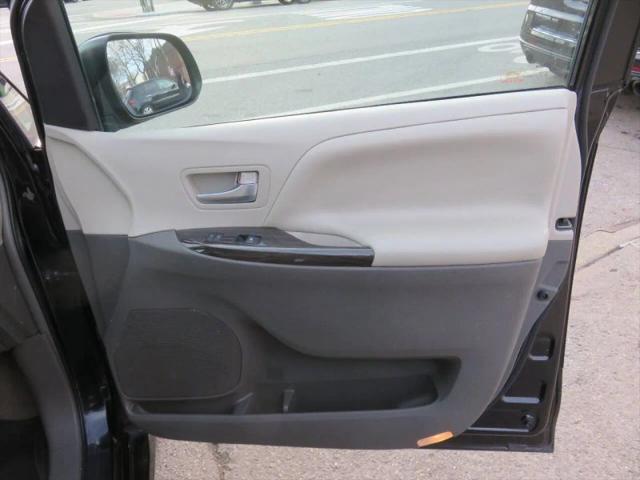 2019 Toyota Sienna XLE 8 Passenger