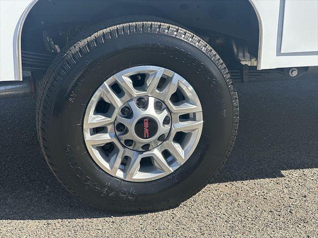 2026 GMC Sierra 2500HD Crew Cab, Long Bed, Pro, 4WD