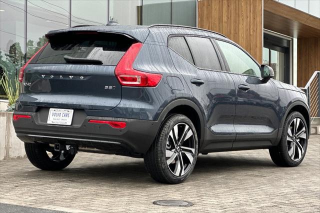 2026 Volvo XC40 Ultra, B5 AWD Gas (mild hybrid), Dark