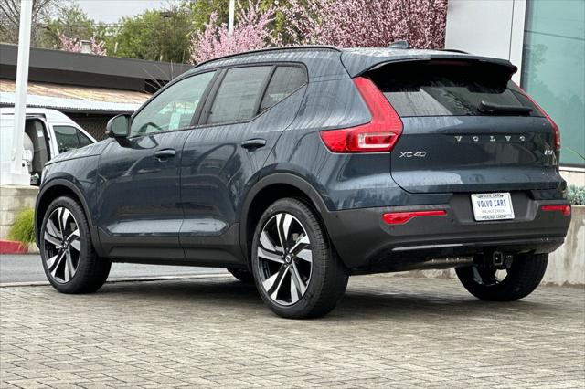 2026 Volvo XC40 Ultra, B5 AWD Gas (mild hybrid), Dark