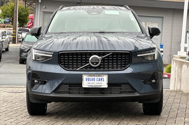 2026 Volvo XC40 Ultra, B5 AWD Gas (mild hybrid), Dark