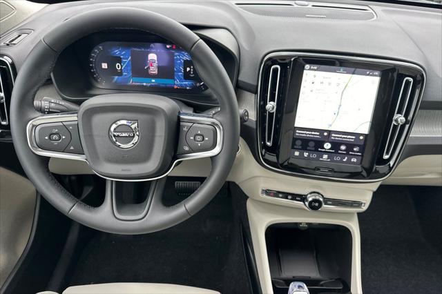 2026 Volvo XC40 Ultra, B5 AWD Gas (mild hybrid), Dark