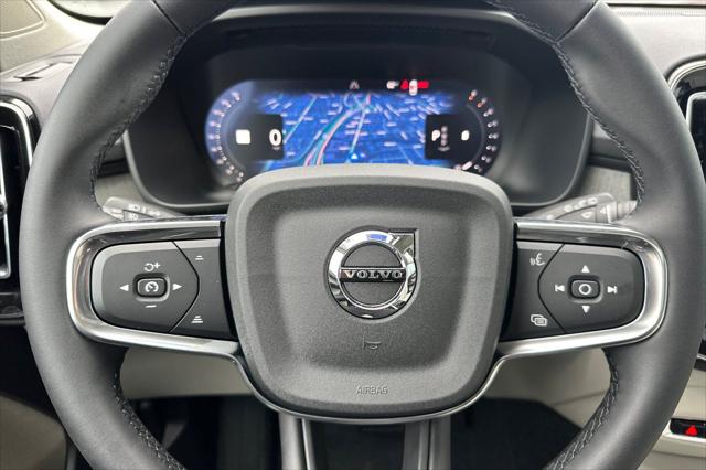 2026 Volvo XC40 Ultra, B5 AWD Gas (mild hybrid), Dark