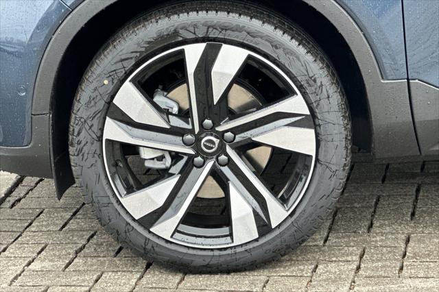 2026 Volvo XC40 Ultra, B5 AWD Gas (mild hybrid), Dark