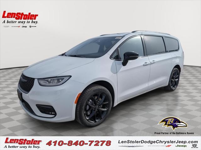 2026 Chrysler Pacifica Select AWD for sale in Westminster, MD