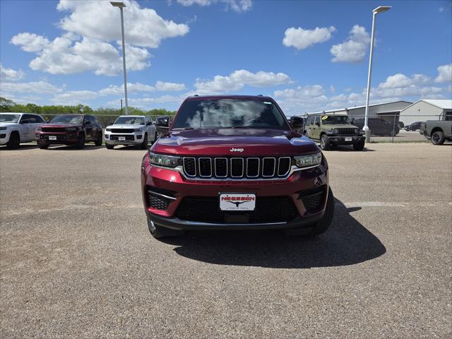 2026 Jeep Grand Cherokee Laredo 4x4