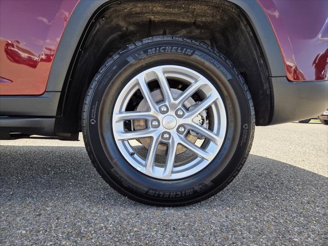 2026 Jeep Grand Cherokee Laredo 4x4