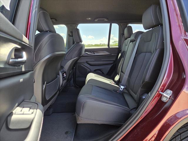 2026 Jeep Grand Cherokee Laredo 4x4