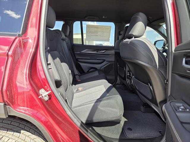 2026 Jeep Grand Cherokee Laredo 4x4