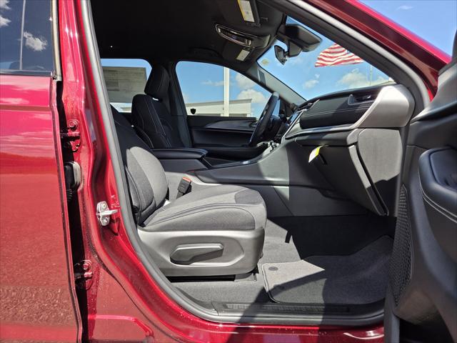 2026 Jeep Grand Cherokee Laredo 4x4