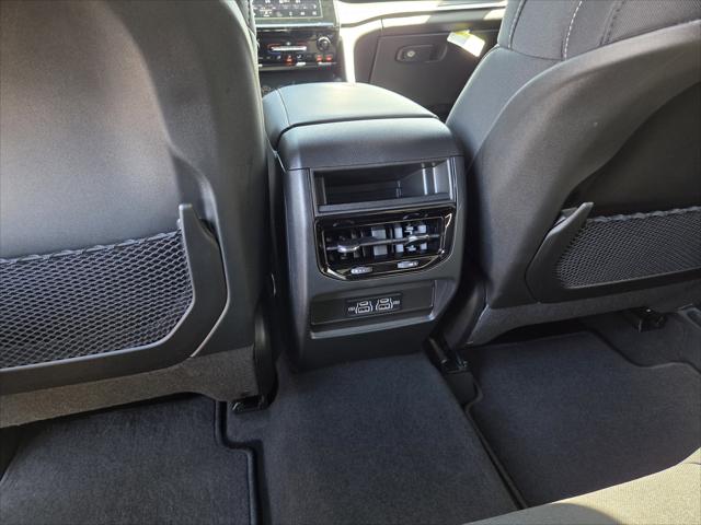 2026 Jeep Grand Cherokee Laredo 4x4
