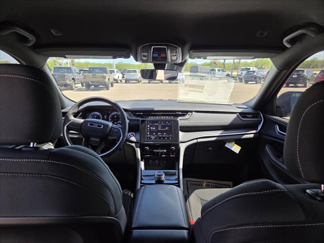 2026 Jeep Grand Cherokee Laredo 4x4