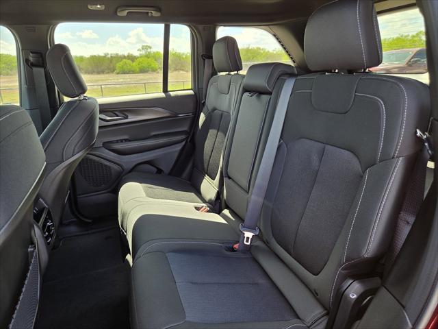 2026 Jeep Grand Cherokee Laredo 4x4