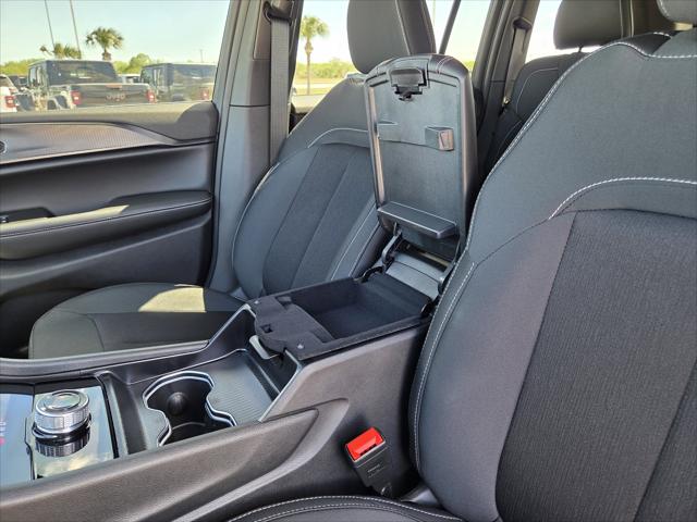2026 Jeep Grand Cherokee Laredo 4x4