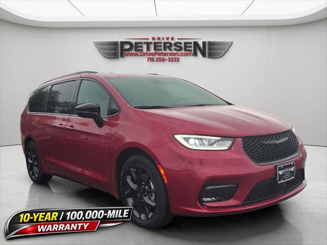 2025 Chrysler Pacifica Limited for sale in Waupaca, WI