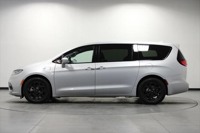 2022 Chrysler Pacifica Hybrid Touring L