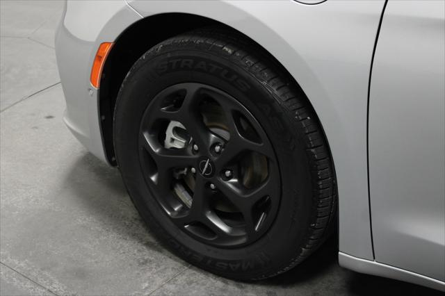 2022 Chrysler Pacifica Hybrid Touring L
