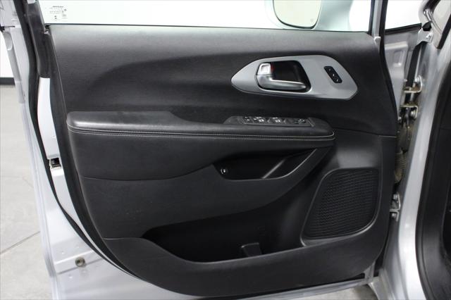 2022 Chrysler Pacifica Hybrid Touring L