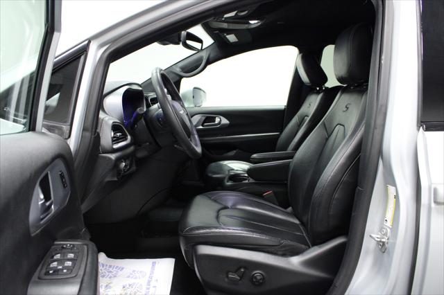2022 Chrysler Pacifica Hybrid Touring L