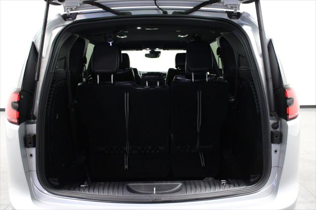 2022 Chrysler Pacifica Hybrid Touring L