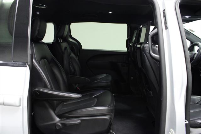 2022 Chrysler Pacifica Hybrid Touring L