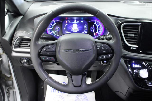 2022 Chrysler Pacifica Hybrid Touring L
