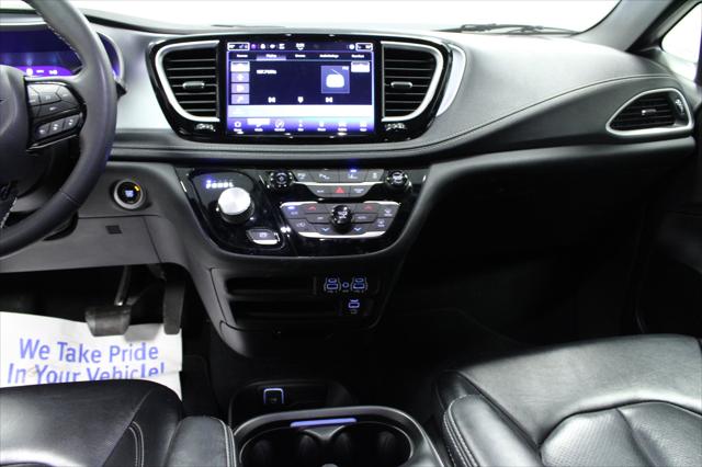 2022 Chrysler Pacifica Hybrid Touring L