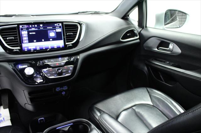 2022 Chrysler Pacifica Hybrid Touring L