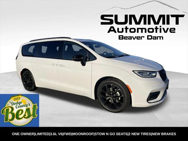 2025 Chrysler Pacifica Limited for sale in Beaver Dam, WI