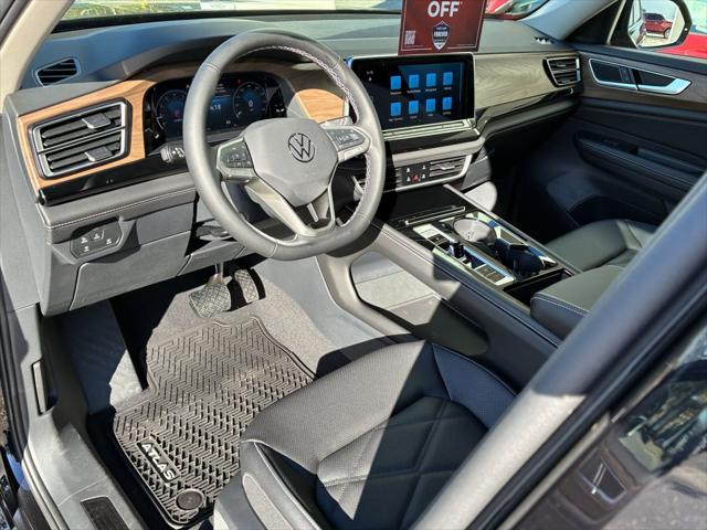 2026 Volkswagen Atlas SE with Technology