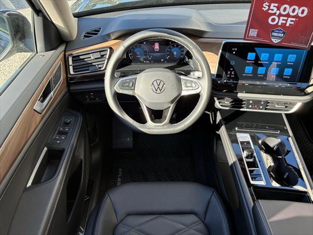 2026 Volkswagen Atlas SE with Technology