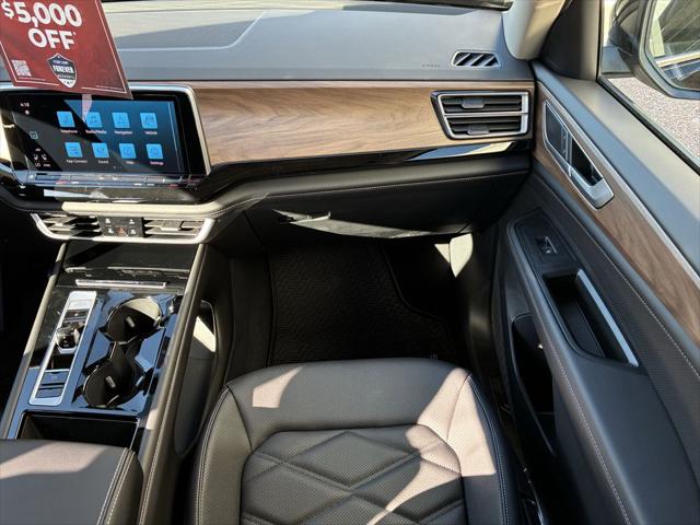2026 Volkswagen Atlas SE with Technology