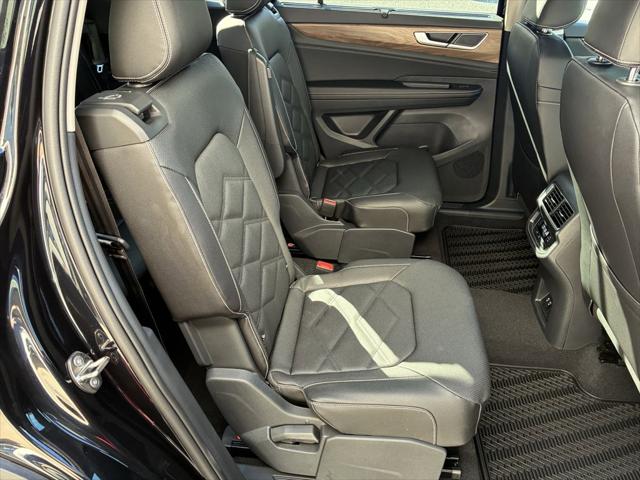 2026 Volkswagen Atlas SE with Technology