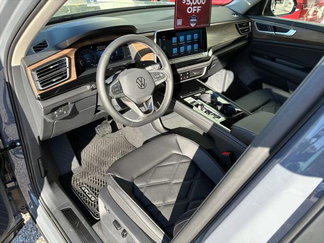 2026 Volkswagen Atlas SE with Technology